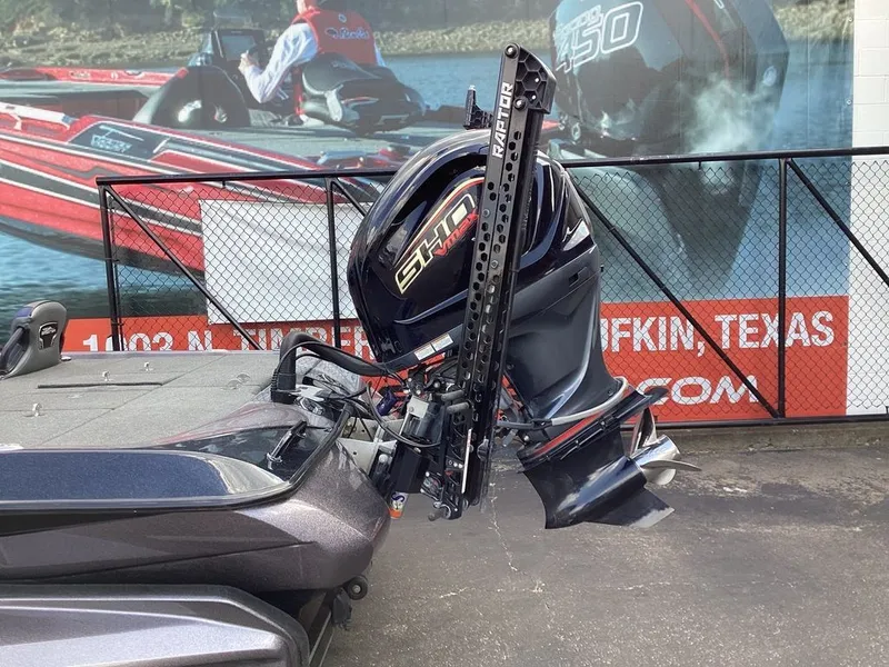 Slide: The Image of Skeeter FXR20 Select 2022 - 11