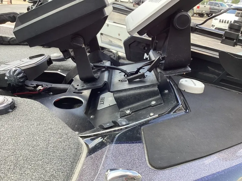 Slide: The Image of Skeeter FXR20 Select 2022 - 19