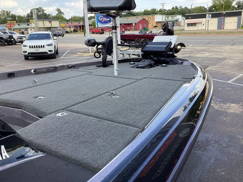 Slide: The Image of Skeeter FXR20 Select 2022 - 22