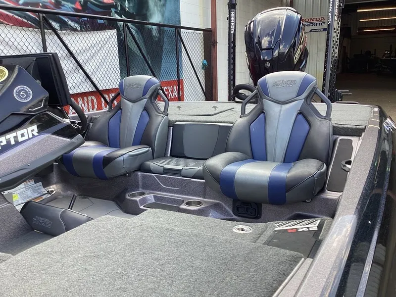 Slide: The Image of Skeeter FXR20 Select 2022 - 24