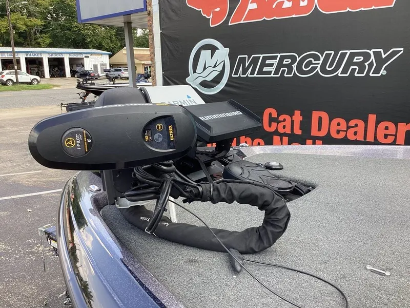 Slide: The Image of Skeeter FXR20 Select 2022 - 25