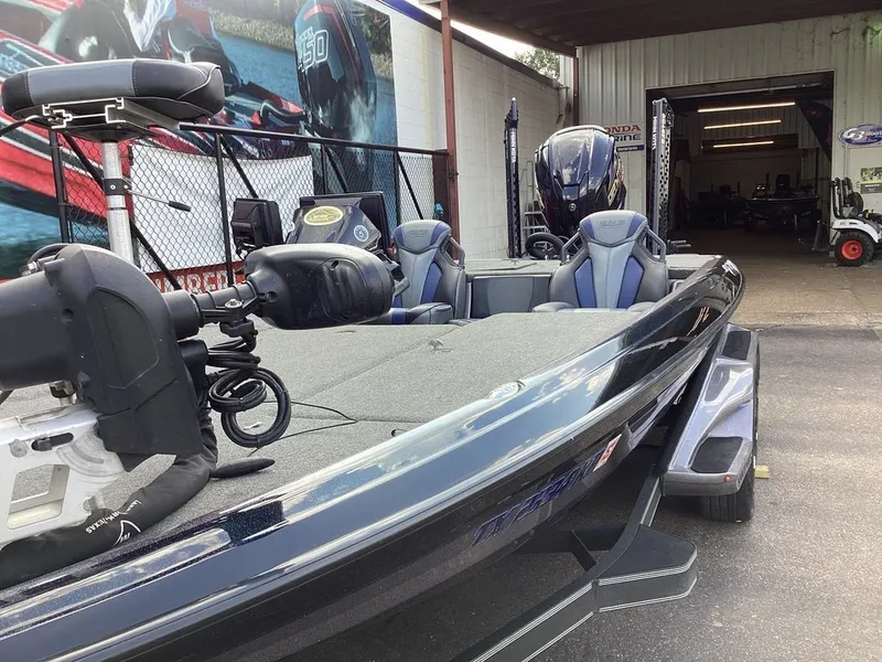 Slide: The Image of Skeeter FXR20 Select 2022 - 26