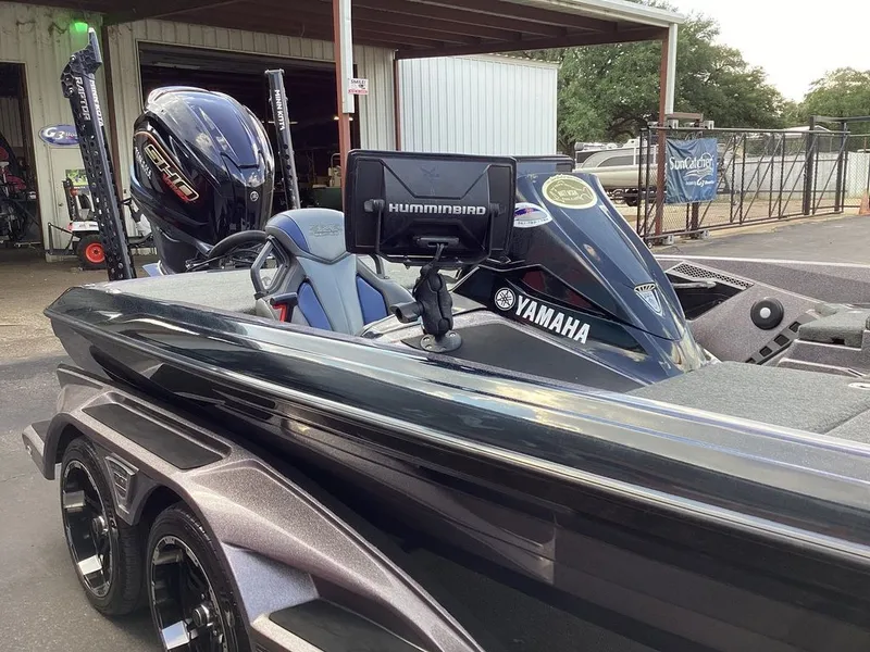 Slide: The Image of Skeeter FXR20 Select 2022 - 6