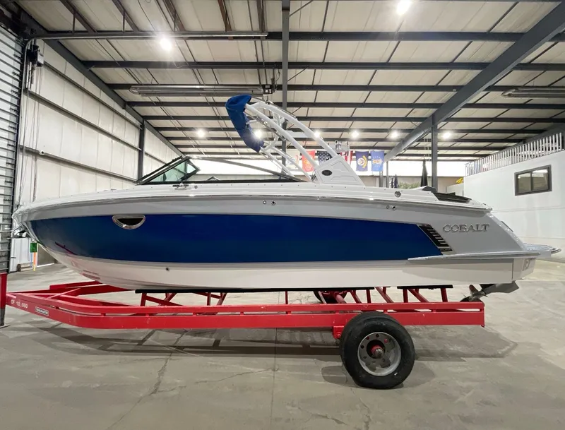 The Image of Cobalt R8 Surf 2022 - 1