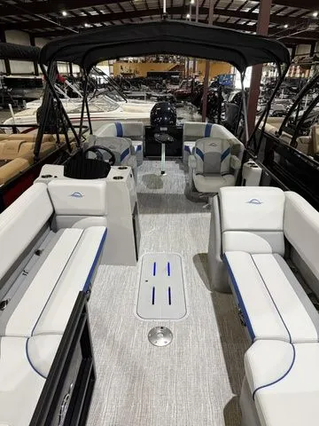 Slide: The Image of SunCatcher Select 324RC W/Yamaha 250 "SHO" No Trailer 2025 - 9