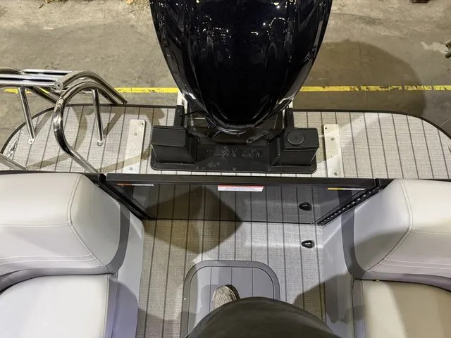 Slide: The Image of SunCatcher Fusion 322RC W/Yamaha 250 "SHO" No Trailer 2025 - 10