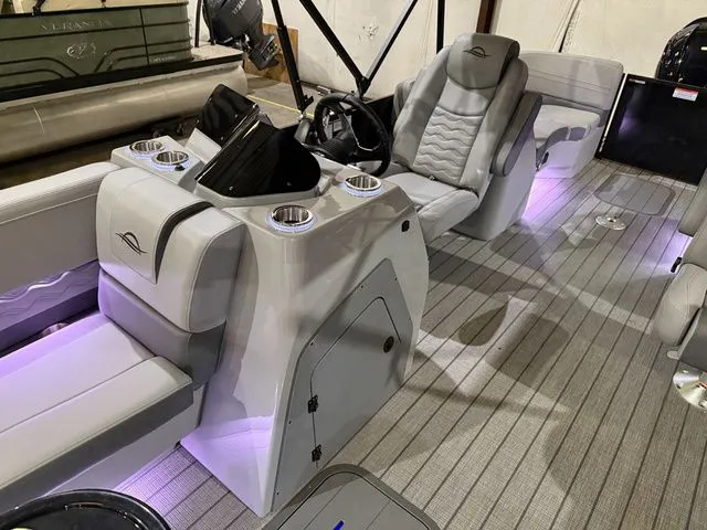 Slide: The Image of SunCatcher Fusion 322RC W/Yamaha 250 "SHO" No Trailer 2025 - 16