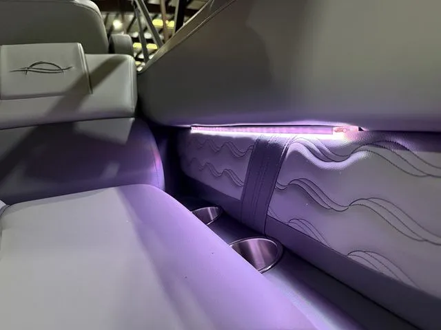 Slide: The Image of SunCatcher Fusion 322RC W/Yamaha 250 "SHO" No Trailer 2025 - 18