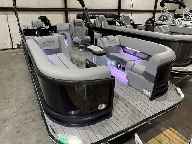 Slide: The Image of SunCatcher Fusion 322RC W/Yamaha 250 "SHO" No Trailer 2025 - 4