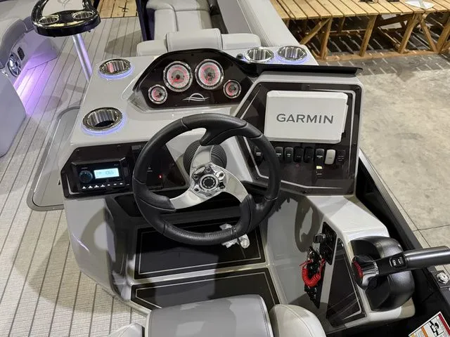 Slide: The Image of SunCatcher Fusion 322RC W/Yamaha 250 "SHO" No Trailer 2025 - 9