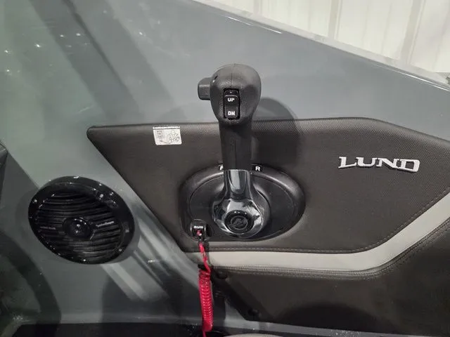 Slide: The Image of Lund 189 Tyee GL Sport 2026 - 18