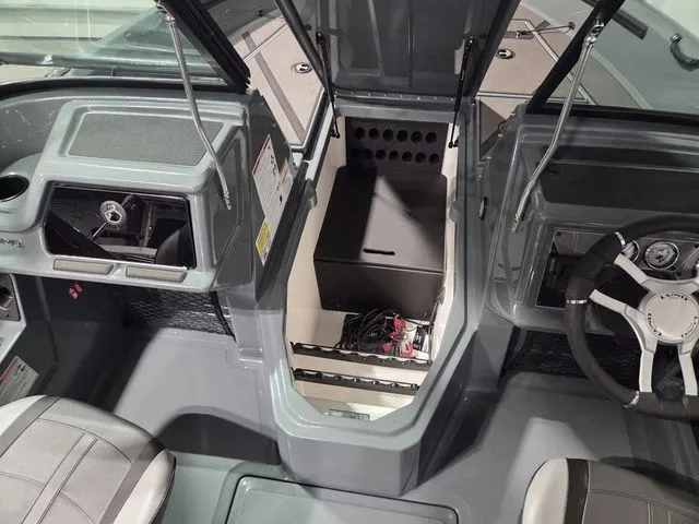 Slide: The Image of Lund 189 Tyee GL Sport 2026 - 19