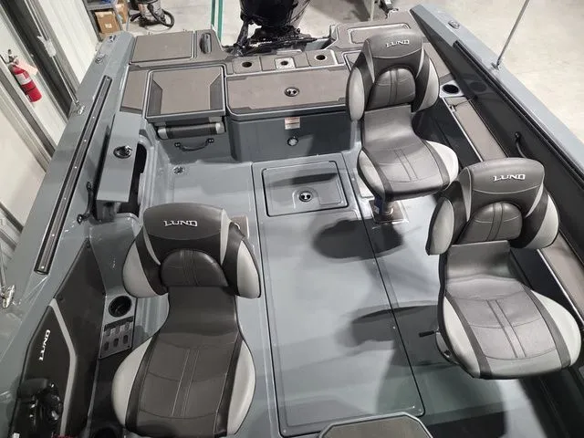 Slide: The Image of Lund 189 Tyee GL Sport 2026 - 9