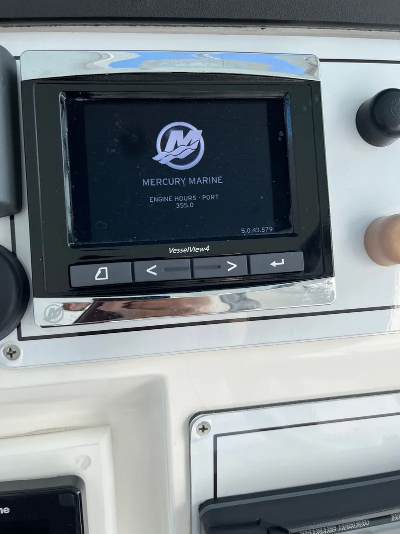 Slide: The Image of Cabo 31 Express 2000 - 29