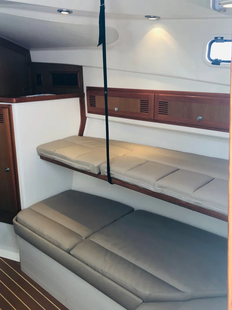 Slide: The Image of Cabo 31 Express 2000 - 41