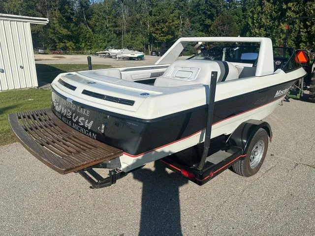 Slide: The Image of MasterCraft ProStar 1991 - 3