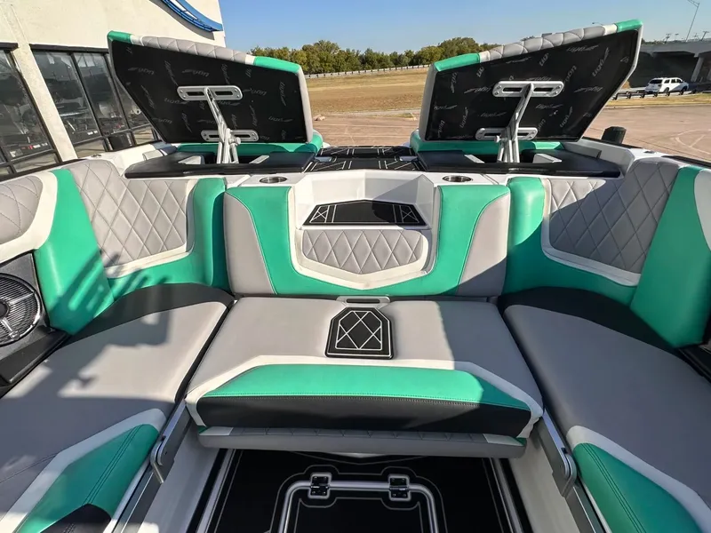 Slide: The Image of Tigé 23ZX 2021 - 12