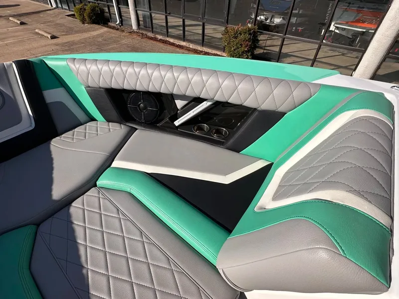 Slide: The Image of Tigé 23ZX 2021 - 18