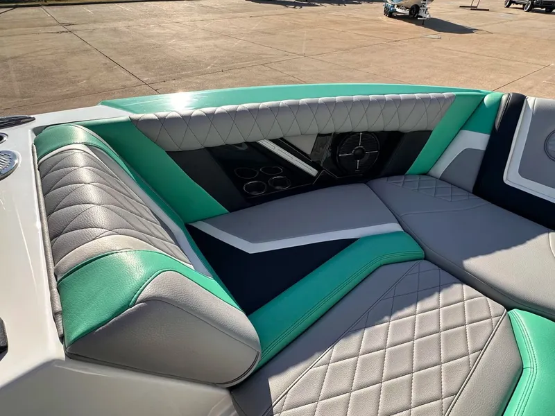 Slide: The Image of Tigé 23ZX 2021 - 20