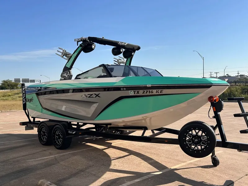 Slide: The Image of Tigé 23ZX 2021 - 3