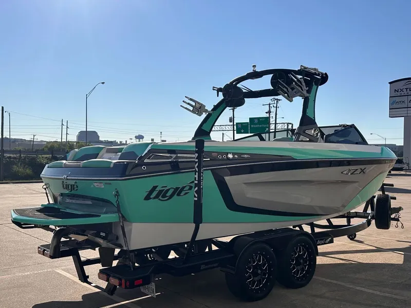 Slide: The Image of Tigé 23ZX 2021 - 6