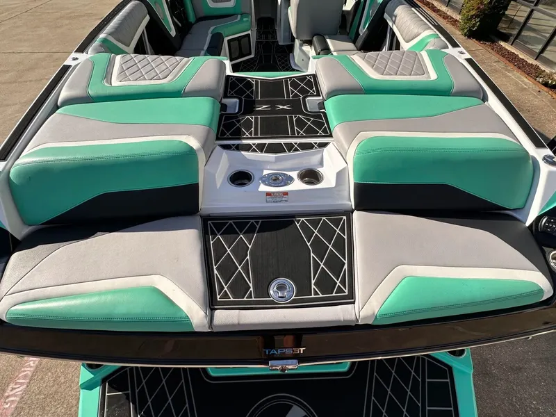 Slide: The Image of Tigé 23ZX 2021 - 7