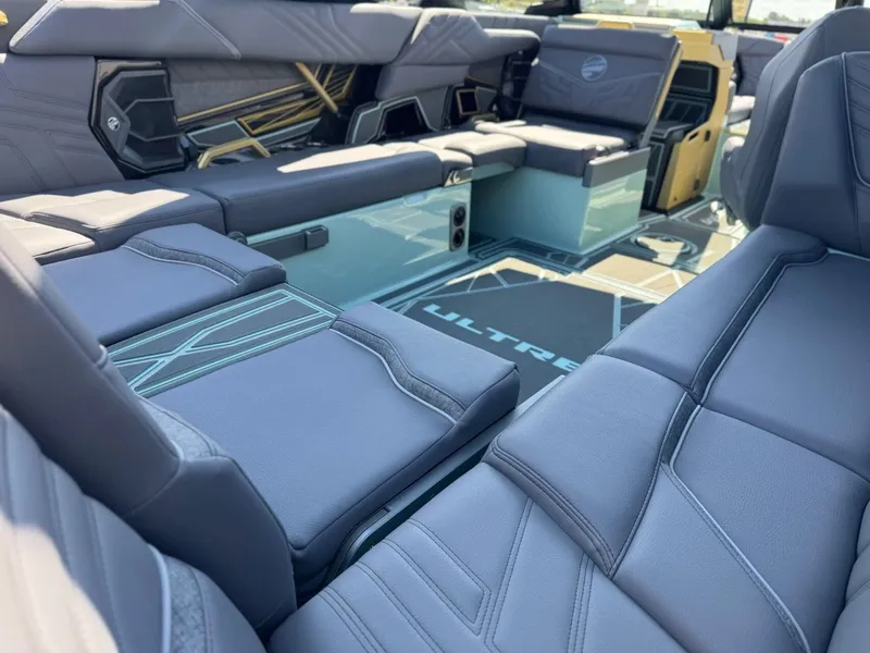 Slide: The Image of Tigé Ultré 25ZX 2026 - 12