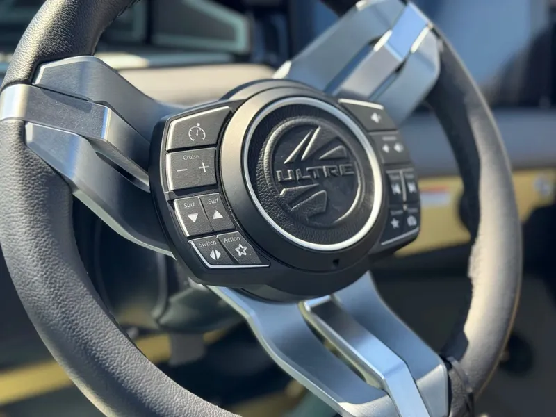 Slide: The Image of Tigé Ultré 25ZX 2026 - 28