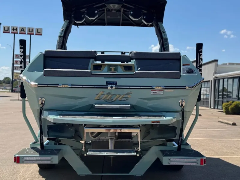 Slide: The Image of Tigé Ultré 25ZX 2026 - 4