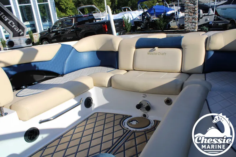 Slide: The Image of MasterCraft X-25 2010 - 23