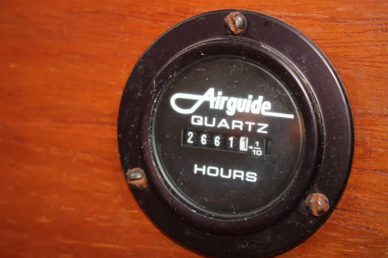 Slide: The Image of Hour meter on 1981 Hardin 45 Voyager, displaying 2661.1 hours. - 29