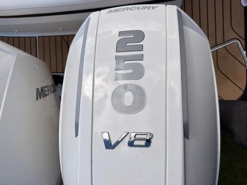 Slide: The Image of Sea Ray SLX 280 Outboard 2026 - 99