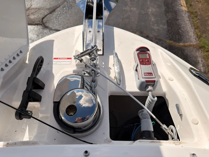 Slide: The Image of Sea Ray SLX 280 Outboard 2026 - 95
