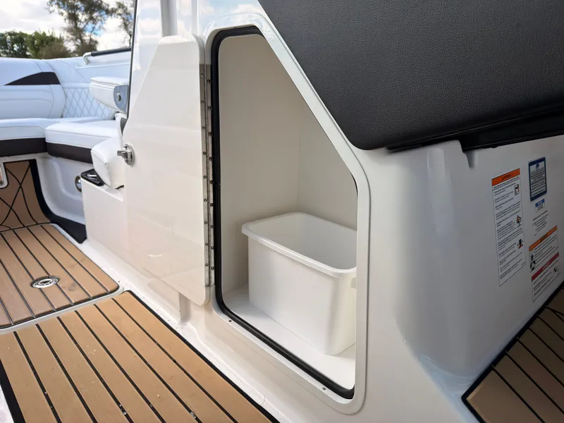 Slide: The Image of Sea Ray SLX 280 Outboard 2026 - 81