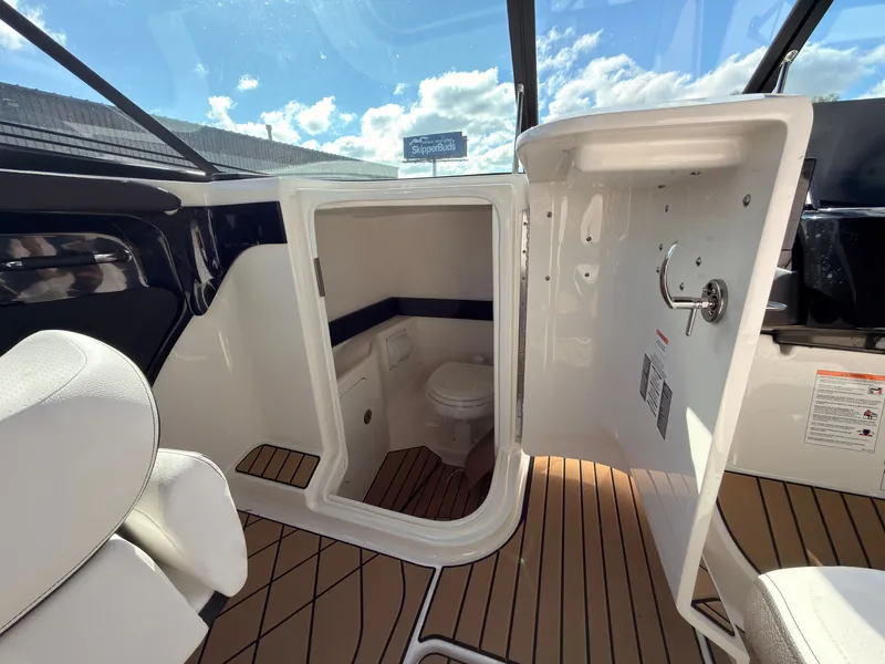 Slide: The Image of Sea Ray SLX 280 Outboard 2026 - 61