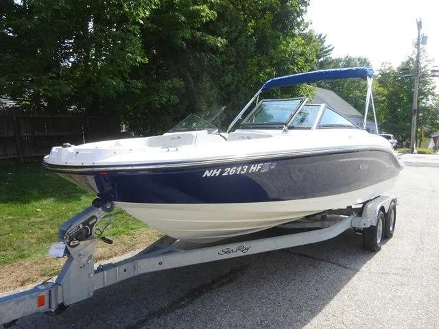 Slide: The Image of Sea Ray SPX 210 Outboard 2022 - 24