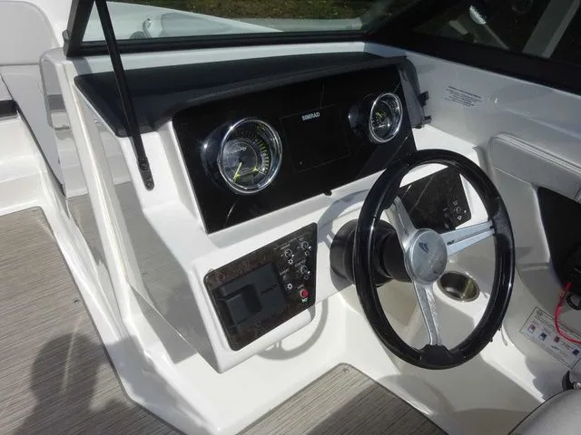 Slide: The Image of Sea Ray SPX 210 Outboard 2022 - 34