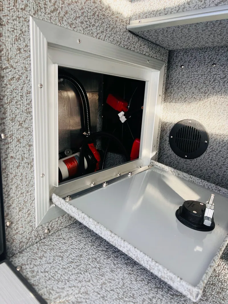 Slide: The Image of Starcraft Fishmaster 196 2026 - 33