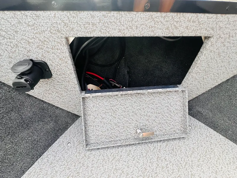 Slide: The Image of Starcraft Fishmaster 196 2026 - 36