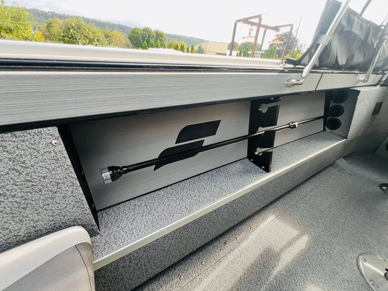 Slide: The Image of Starcraft Fishmaster 196 2026 - 9