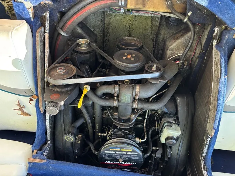 Slide: The Image of Bayliner 2050CX 1998 - 11