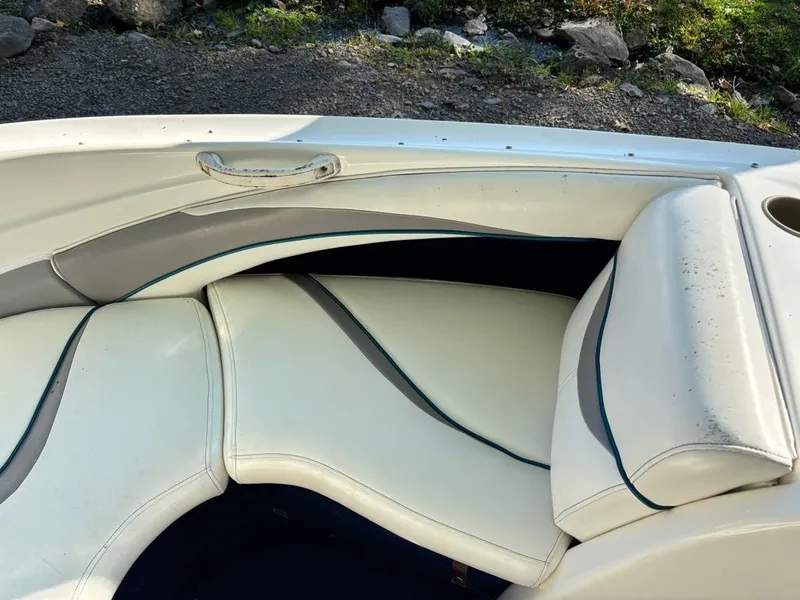 Slide: The Image of Bayliner 2050CX 1998 - 12