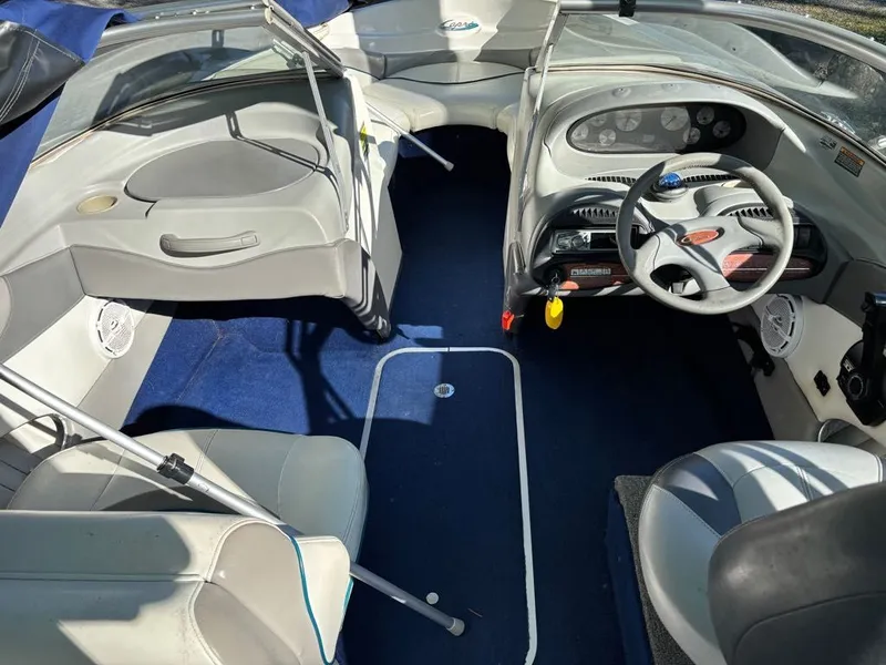 Slide: The Image of Bayliner 2050CX 1998 - 14