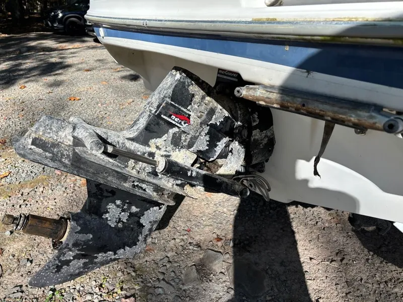 Slide: The Image of Bayliner 2050CX 1998 - 18