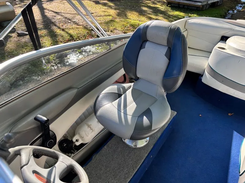 Slide: The Image of Bayliner 2050CX 1998 - 2