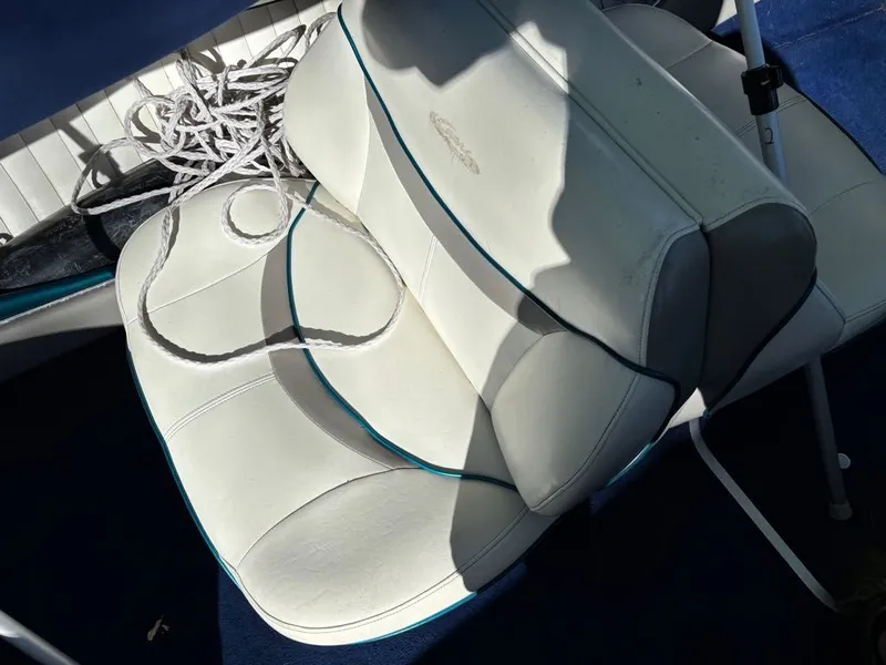 Slide: The Image of Bayliner 2050CX 1998 - 4