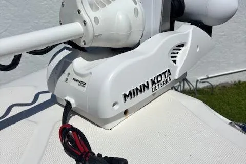Slide: The Image of Minn Kota Ulterra motor on 2018 Century 2600 Center Console boat. - 17