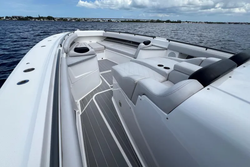 Slide: The Image of HCB 53 Title Wave - Bow - 16