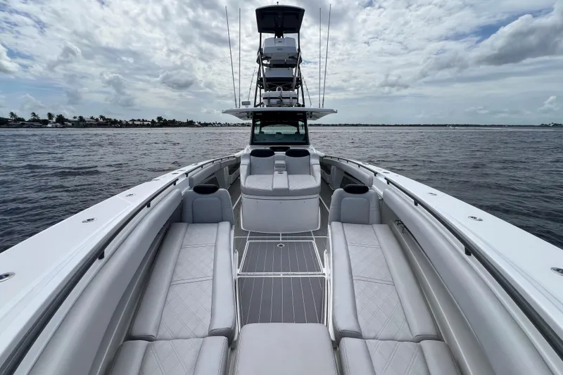 Slide: The Image of HCB 53 Title Wave - Bow - 18