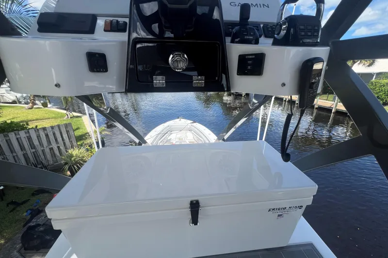 Slide: The Image of HCB 53 Title Wave - Tower - 24